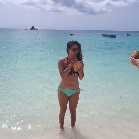 Meet your Posher, Holly - Picture 1 of 1